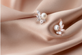 Brincos de Folha com Pérola e Detalhes em Diamante