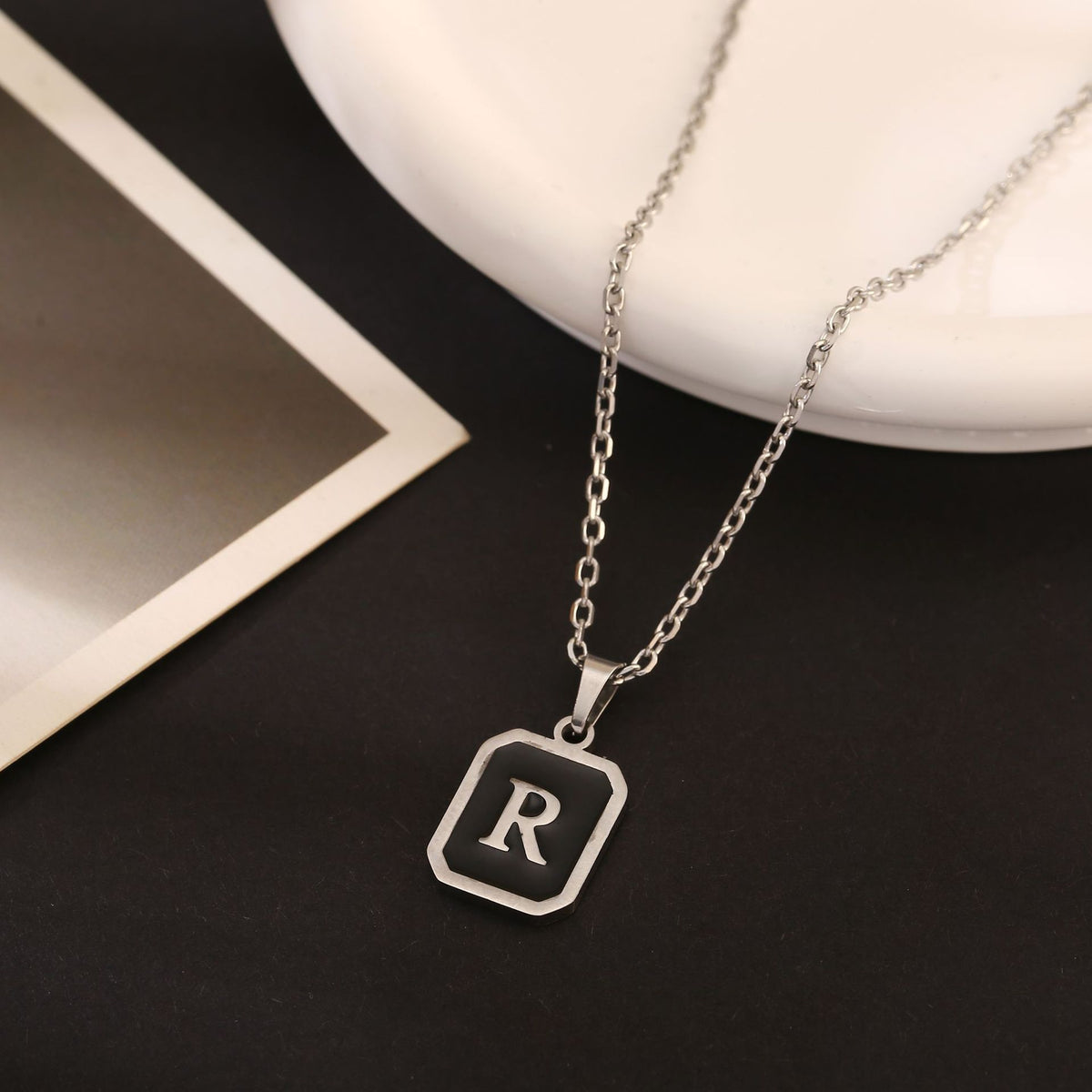 Colar em Aço Inoxidável com 26 Letras