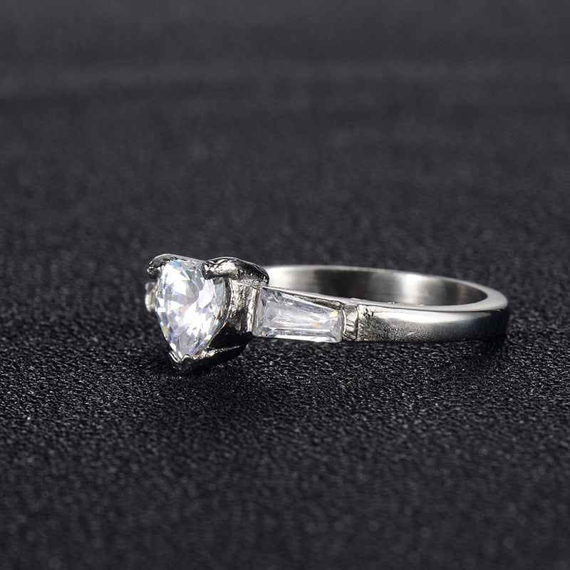 Anel de Diamante em Forma de Coração em Aço Inoxidável