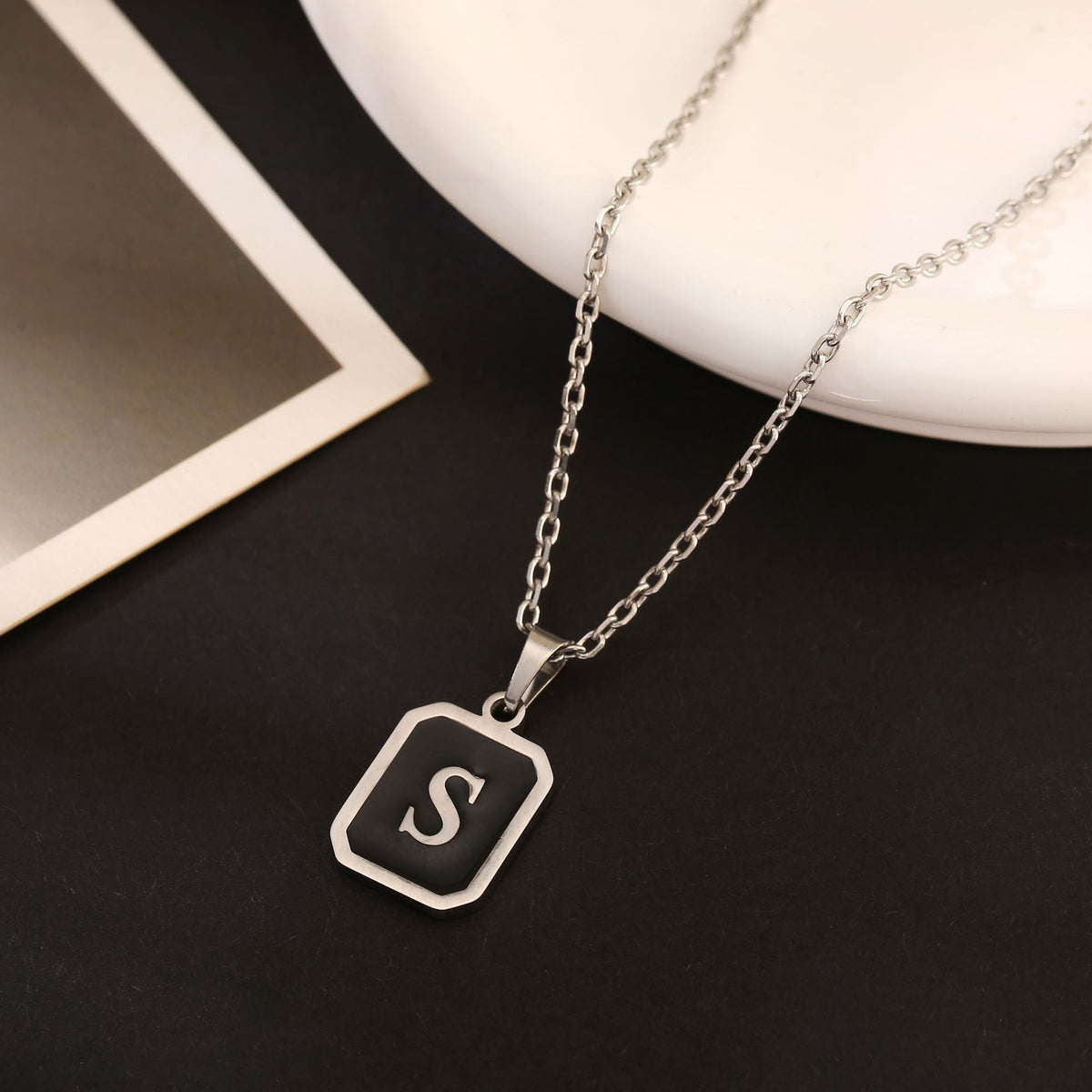 Colar em Aço Inoxidável com 26 Letras