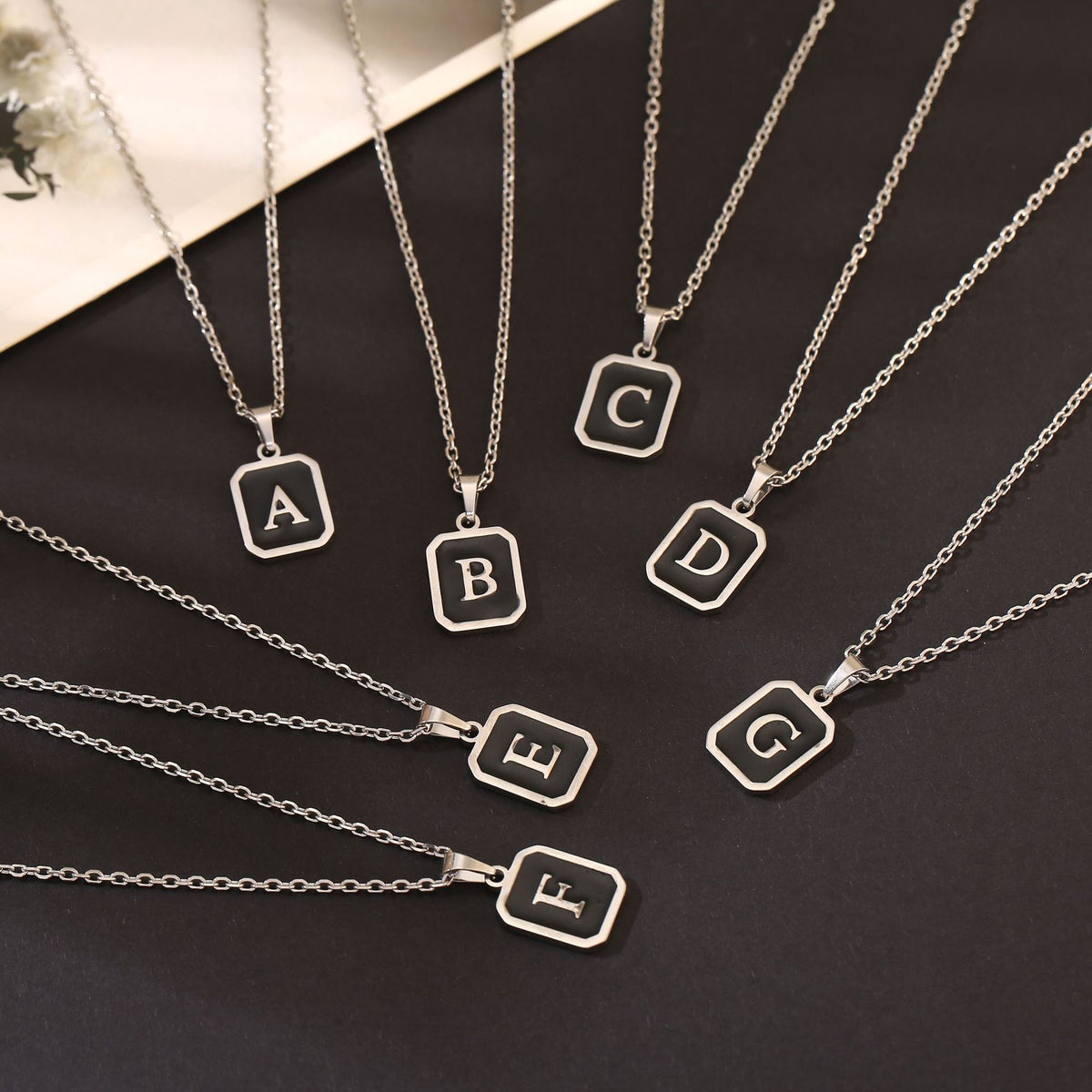 Colar em Aço Inoxidável com 26 Letras