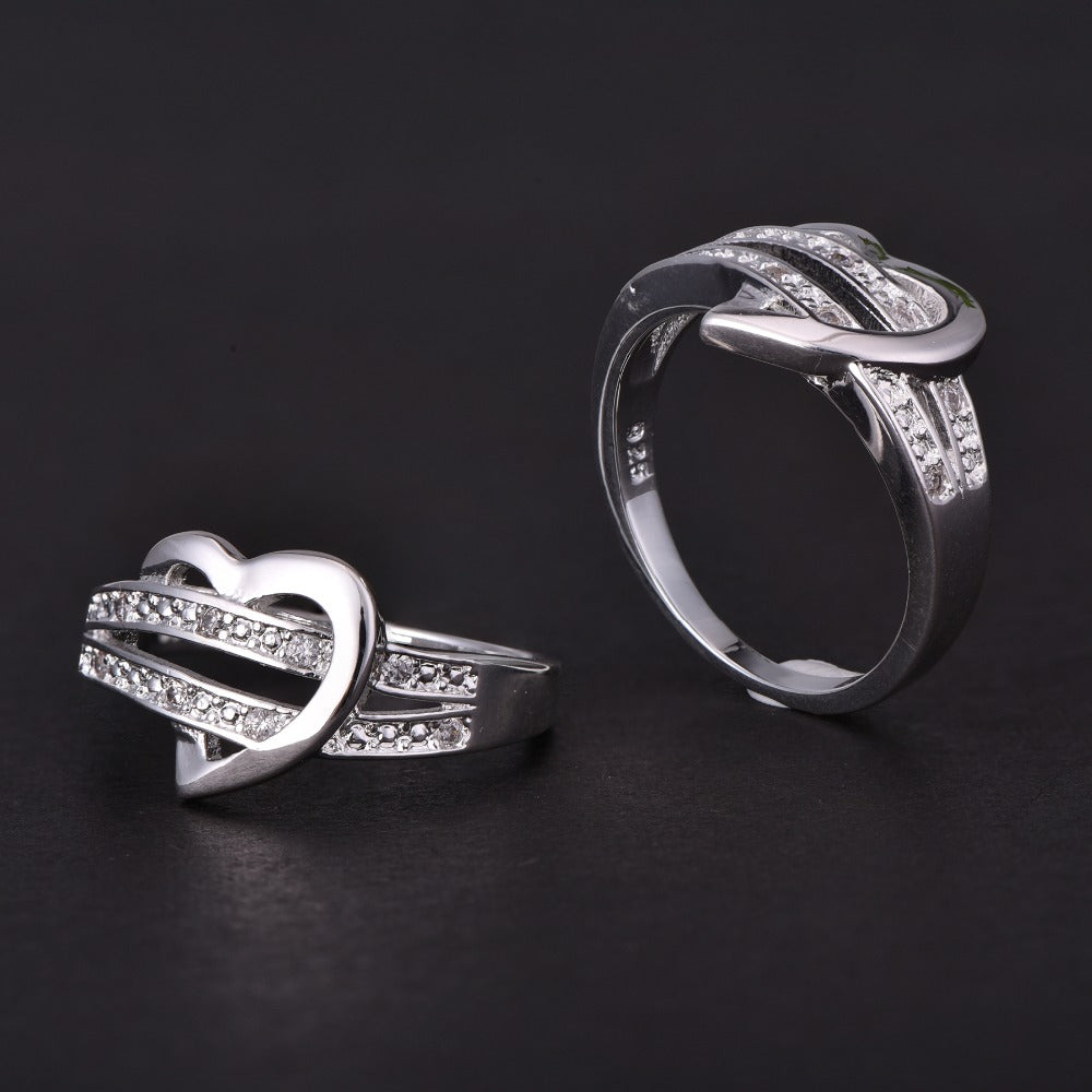 Anel com Diamante em Forma de Coração