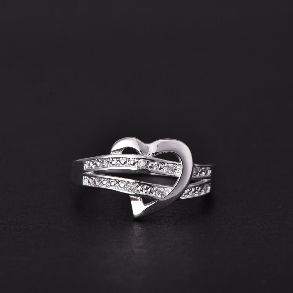Anel com Diamante em Forma de Coração