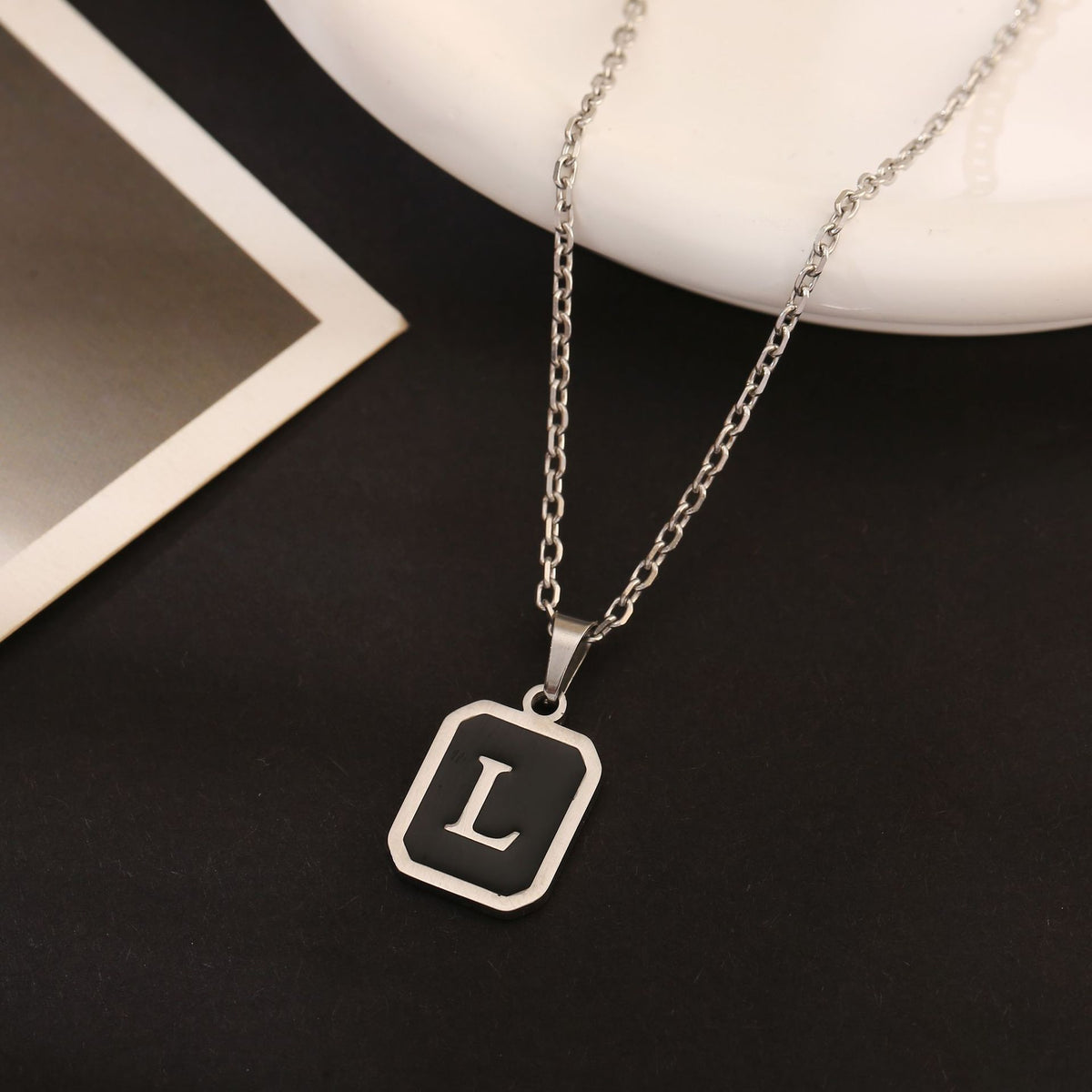 Colar em Aço Inoxidável com 26 Letras