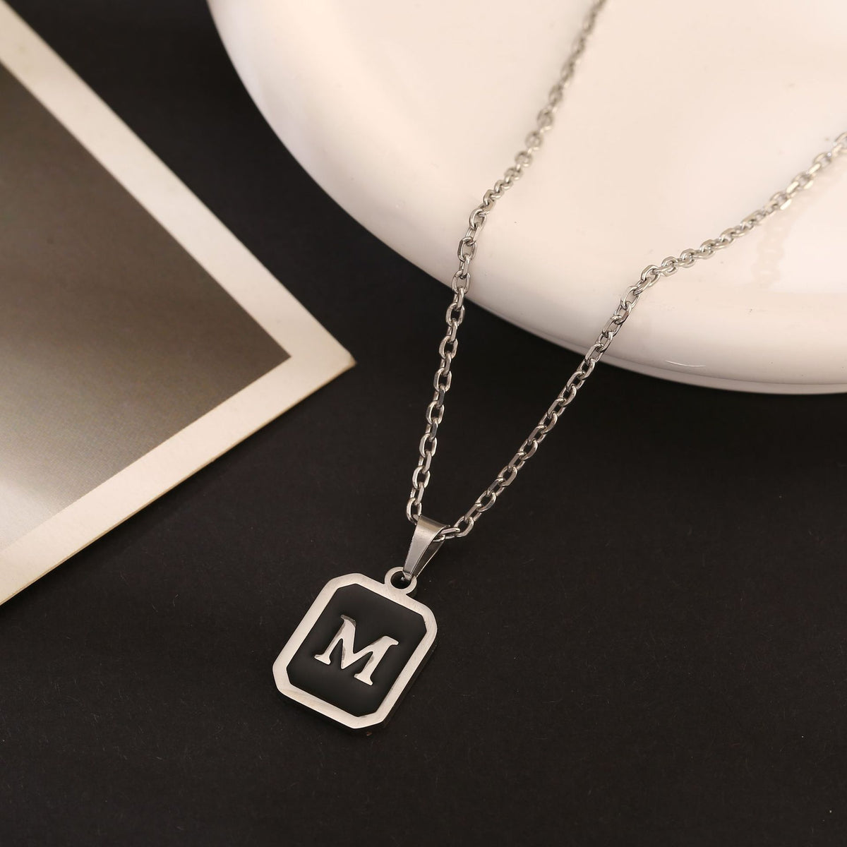 Colar em Aço Inoxidável com 26 Letras
