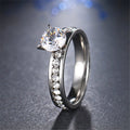 Anel de Diamantes com Strass