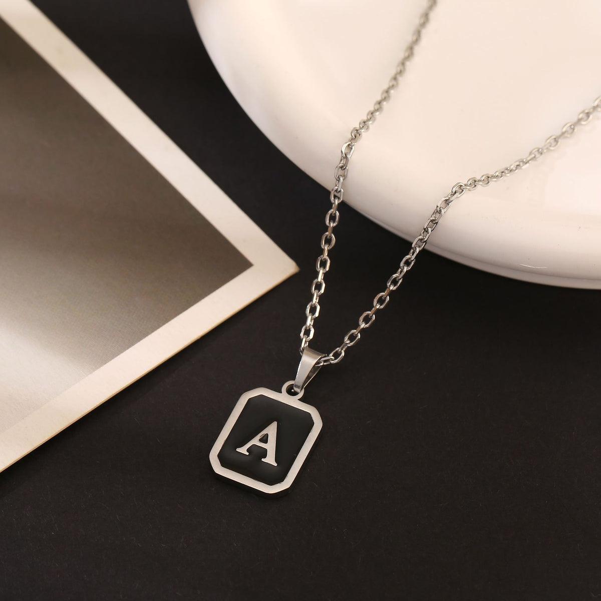 Colar em Aço Inoxidável com 26 Letras